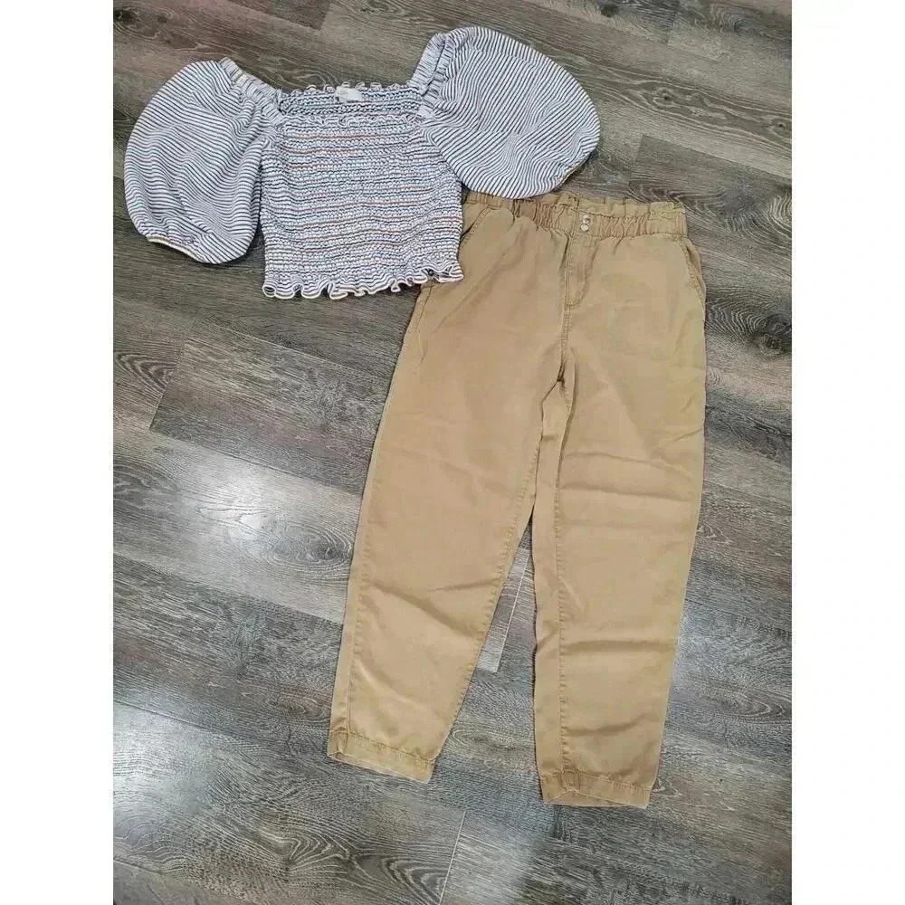 Loft size medium Womens Outfit Striped Top and Tan Pants set‎
